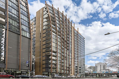 Ella, 1BDR Melbourne Apartment - Accommodation Tasmania 0