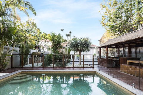 Coogee Luxury Home With Salt Water Pool & Parking - Accommodation Tasmania 1