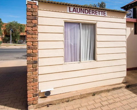 Daydream Motel And Apartments - Accommodation Tasmania 0