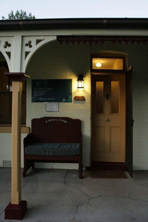 A Settler's Cottage - Accommodation Tasmania 1