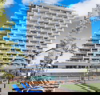 Elouera Tower Beachfront Apartments - Accommodation Tasmania
