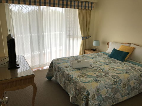 Fairways Golf & Beach Retreat - Accommodation Tasmania 6