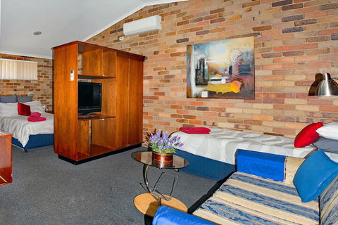 Rest Point Motor Inn - Accommodation Tasmania 4