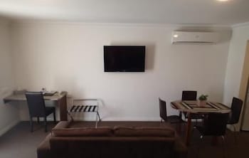 Augusta Courtyard Motel - Accommodation Tasmania 6