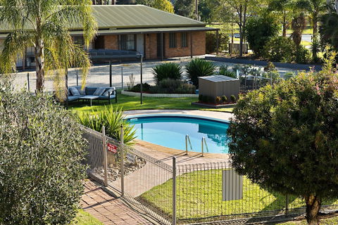 Statesman Motor Inn - Accommodation Tasmania 1
