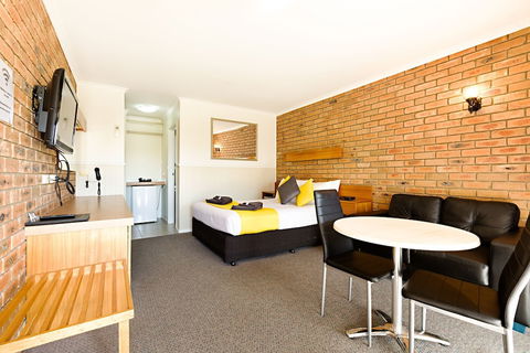 Statesman Motor Inn - Accommodation Tasmania 6