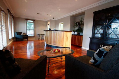 Carlyle Suites & Apartments - Accommodation Tasmania 1