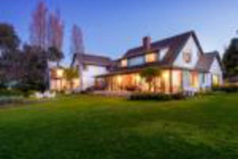 Sienna Estate Lodge & Winery - Accommodation Tasmania 0