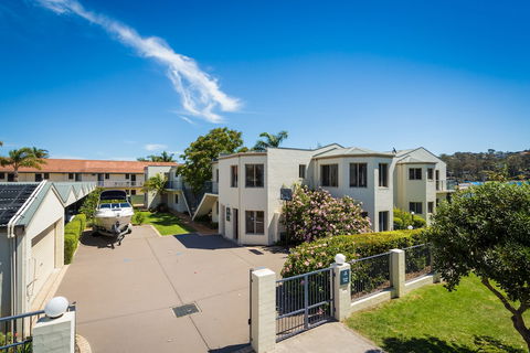Sails Luxury Apartments Merimbula - Accommodation Tasmania 0