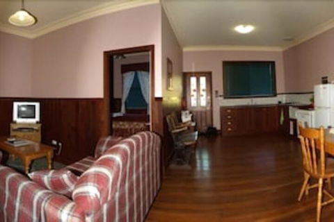 Pemberton Old Picture Theatre Holiday Apartments - Accommodation Tasmania 5