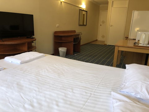 Canberra Lyneham Motor Inn - Accommodation Tasmania 5