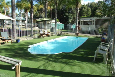 Shady Willows Holiday Park & YHA - Accommodation Tasmania 2