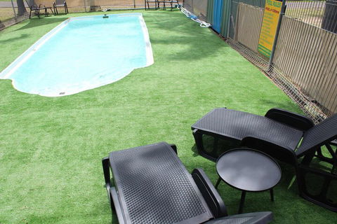 Shady Willows Holiday Park & YHA - Accommodation Tasmania 3
