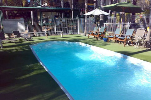 Shady Willows Holiday Park & YHA - Accommodation Tasmania 1