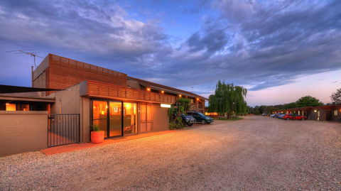 Motel Meneres - Accommodation Tasmania 3