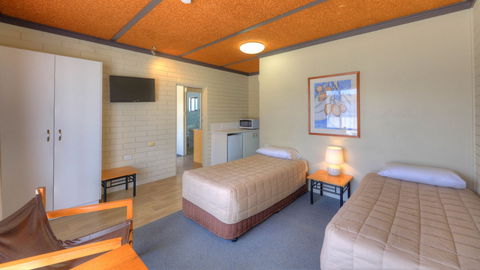 Motel Meneres - Accommodation Tasmania 5