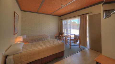Motel Meneres - Accommodation Tasmania 4