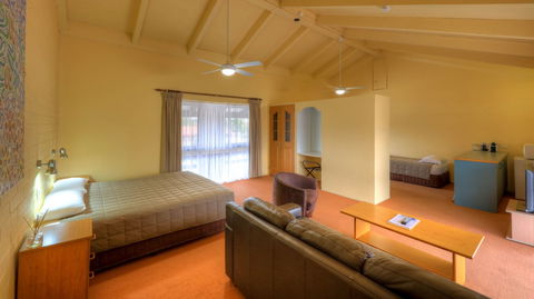 Motel Meneres - Accommodation Tasmania 6