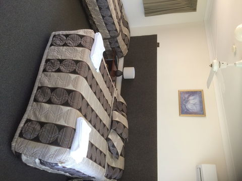 Hanging Rock Family Motel - Accommodation Tasmania 6