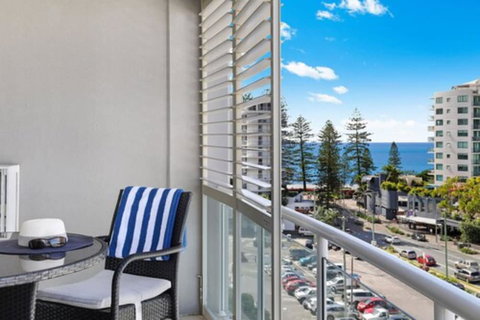 Pandanus Mooloolaba - Accommodation Tasmania 3