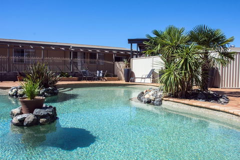 New England Motor Lodge - Accommodation Tasmania 2