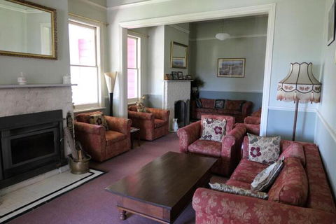 Norwood Mountain Lodge - Accommodation Tasmania 0