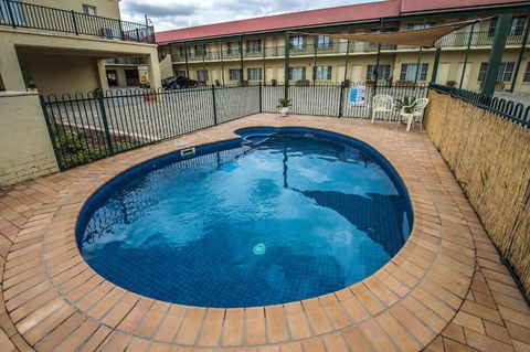 Golden Guitar Motor Inn - Accommodation Tasmania 1