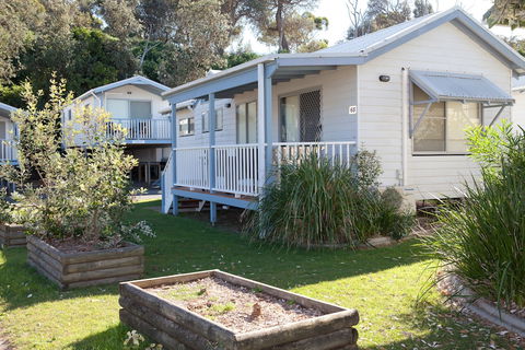 Blue Lagoon Beach Resort - Accommodation Tasmania 0