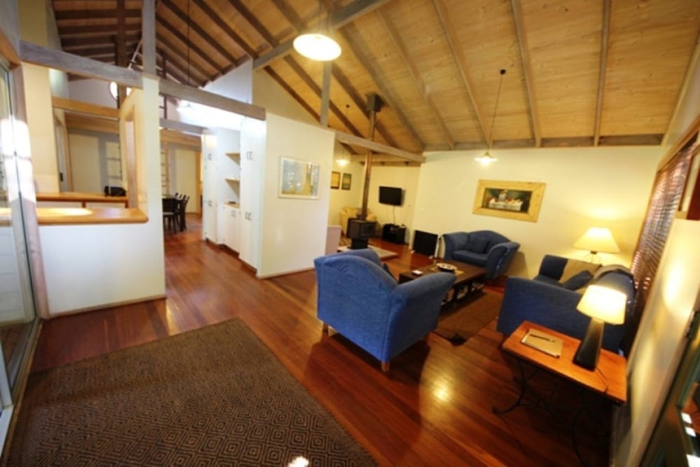 Arakoon NSW Accommodation Tasmania