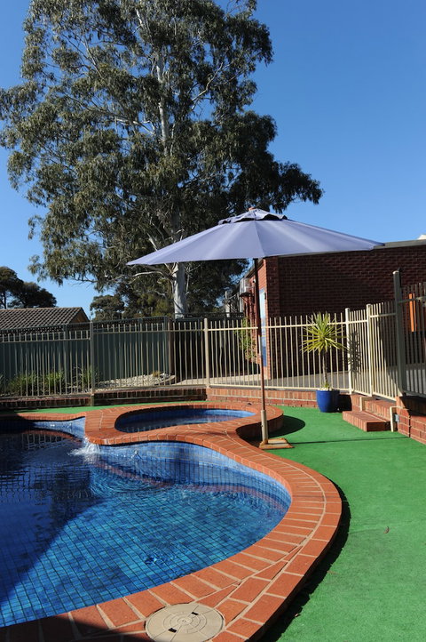 Golden Reef Motor Inn - Accommodation Tasmania 0