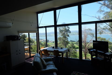 Armalong Winery Chalets - Accommodation Tasmania 6