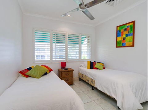 Azure Waters - Accommodation Tasmania 0
