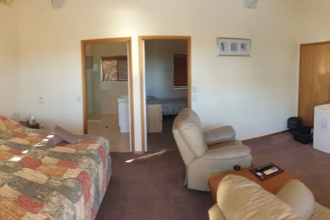Escape 1770- Adults Only - Accommodation Tasmania 7