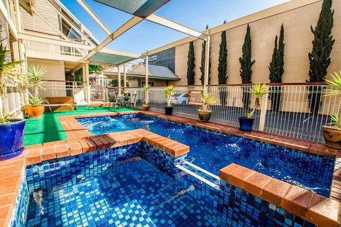 MAS Country Riverboat Lodge Motor Inn - Accommodation Tasmania 2