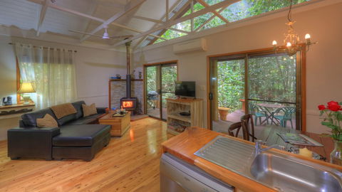 Crater Lakes Rainforest Cottages - Accommodation Tasmania 4
