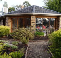 Magdala Motor Lodge  Lakeside Restaurant - Accommodation Tasmania