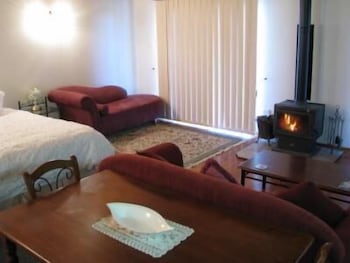 Hill Top Country Guest House - Accommodation Tasmania 4