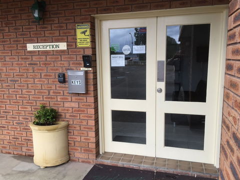 Golf Links Motel - Accommodation Tasmania 0