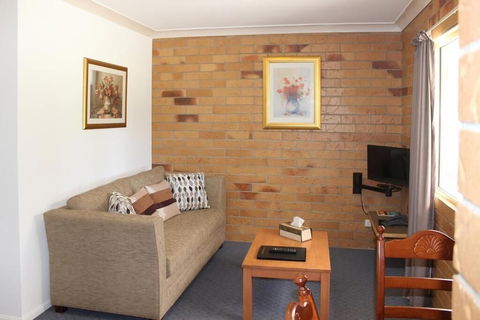 Copper Country Motor Inn & Restaurant - Accommodation Tasmania 4