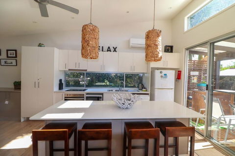 Surfside - Accommodation Tasmania 2