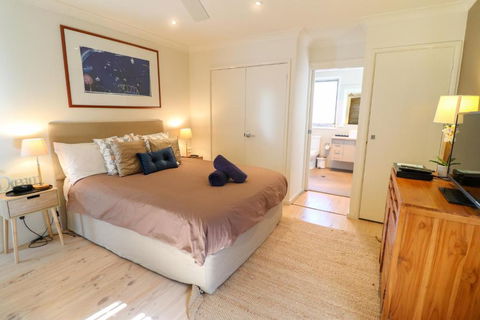 Surfside - Accommodation Tasmania 4