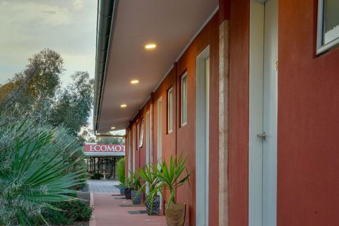 Crossroads Ecomotel - Accommodation Tasmania 3