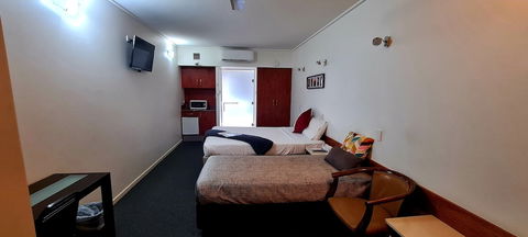 Ayr Travellers Motel - Accommodation Tasmania 4