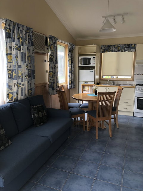 Pleasurelea Tourist Resort And Caravan Park - Accommodation Tasmania 6