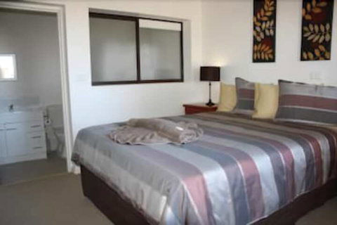 Bay View Holiday Village - Accommodation Tasmania 0