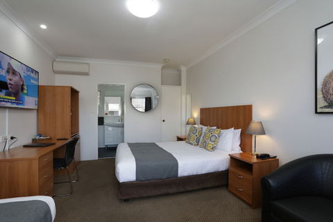 Cadman Motor Inn & Apartments - Accommodation Tasmania 6