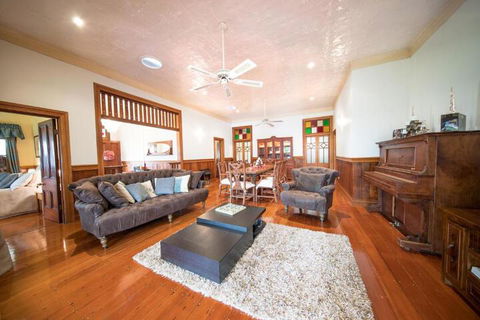 Foxwell Park Lodge & Restaurant - Accommodation Tasmania 2