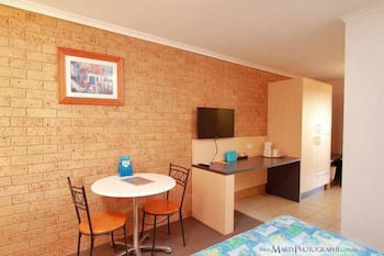 Morayfield Tavern & Motel - Accommodation Tasmania 3