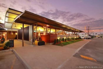Morayfield Tavern & Motel - Accommodation Tasmania 1