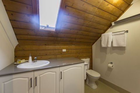 The Racecourse Inn - Accommodation Tasmania 3